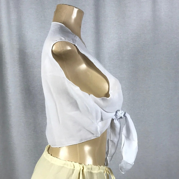 Zuliana white front tie sleeveless crop top size XL. Made in USA. New Tags - Picture 2 of 3